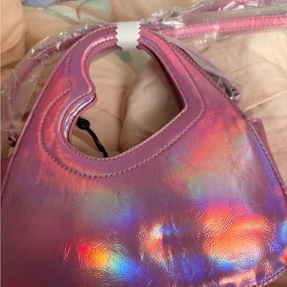 New with tagsParis Hilton Iridescent Pink Shoulder Bag - Picture 3 of 8